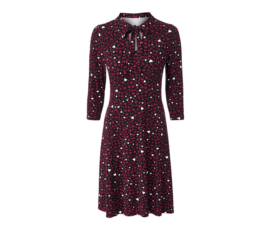 Ein Jerseykleid mit Herz-Dessin.