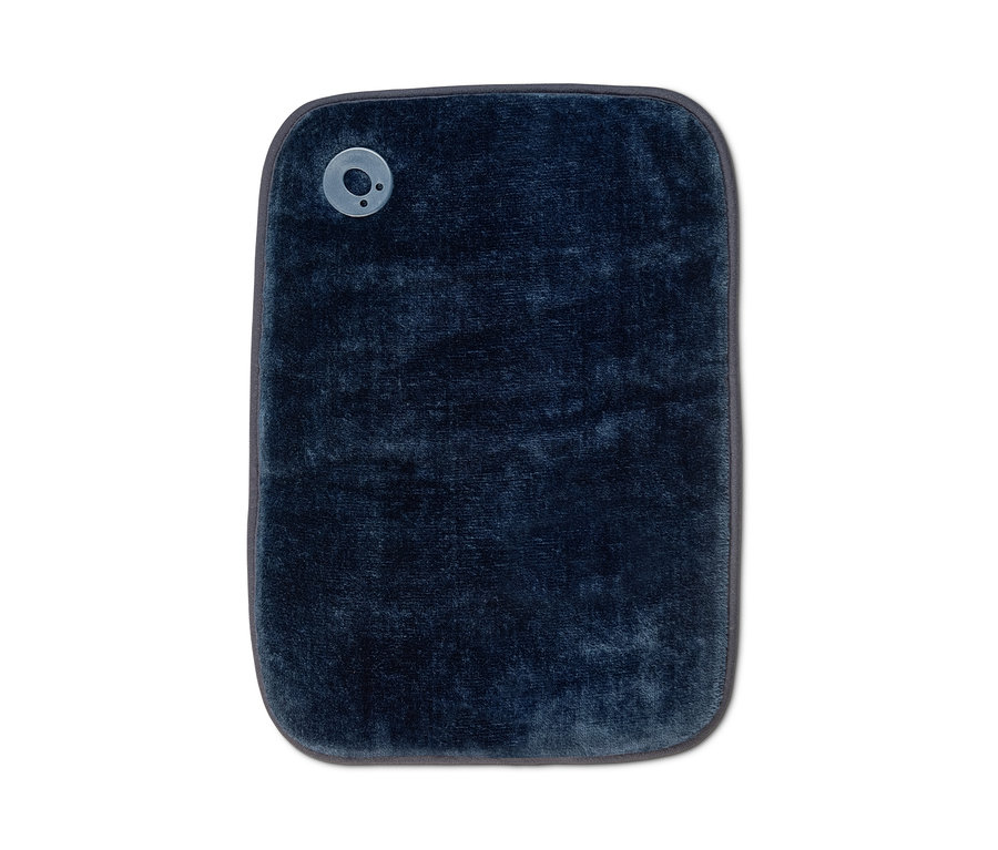 Ein kleines, dunkelblaues Heizkissen.