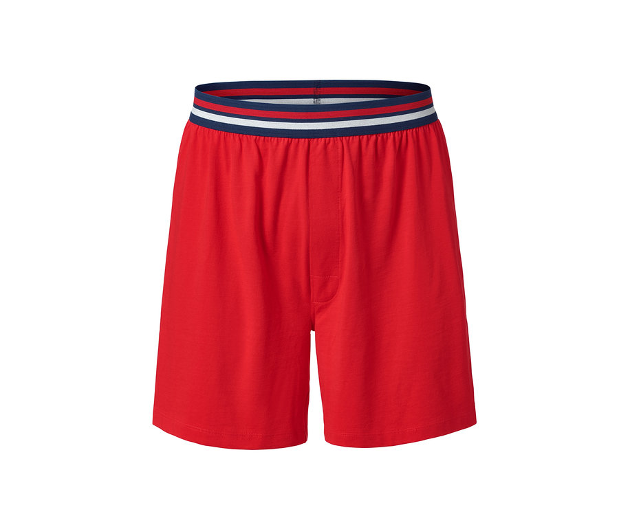 Rote Schlafshorts mit blau-weißem Bund.
