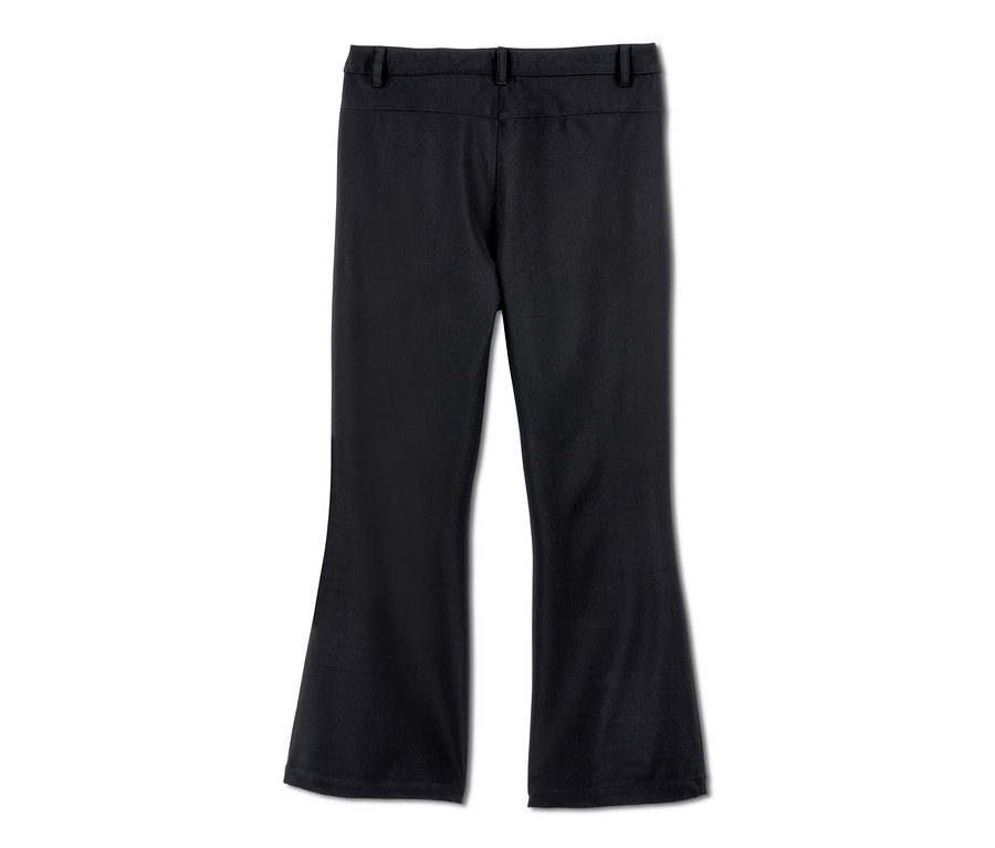 Schwarze Softshellhose aus recyceltem Material.