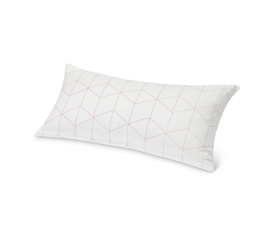 Ein Jersey-Kopfkissenbezug mit einem geometrischen Muster in Rosa auf weißem Hintergrund.