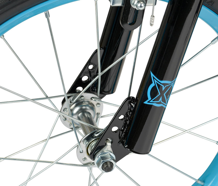 Detailaufnahme des blauen Xootz BMX-Scooters.