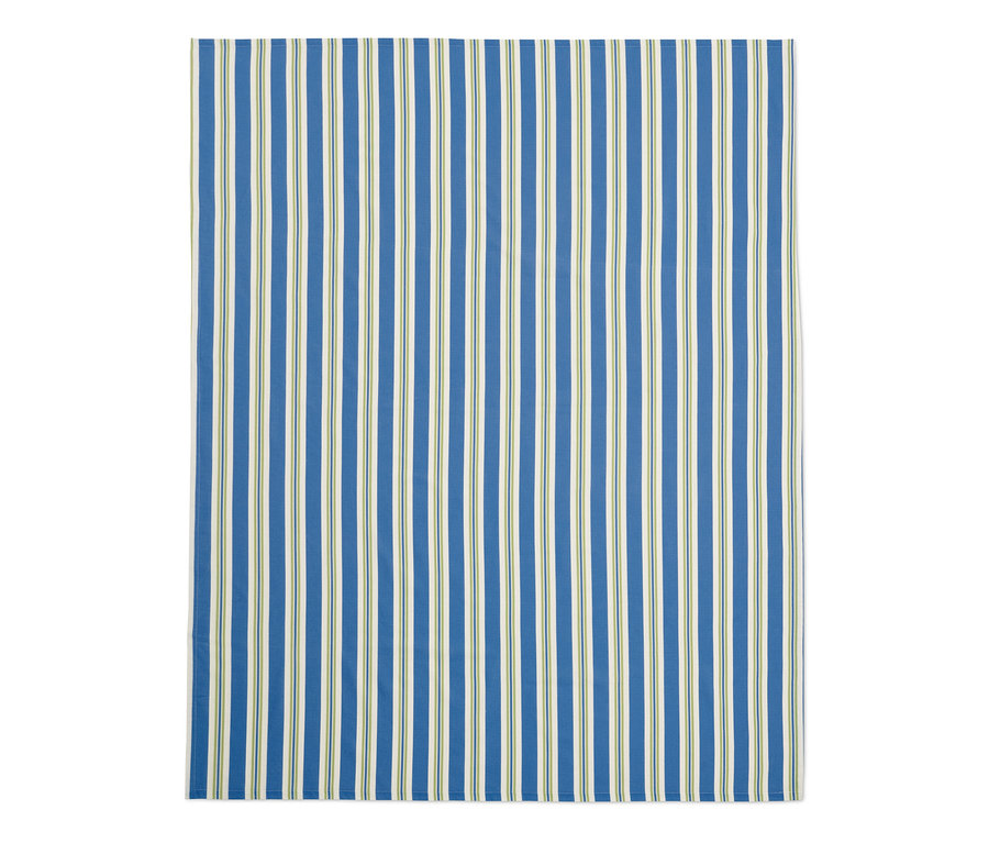 Detail einer abwischbaren Tischdecke, ca. 140 x 180 cm, mit blauen, weißen und grünen Streifen.