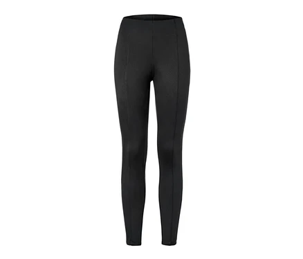 Schwarze Thermotight auf weißem Hintergrund.