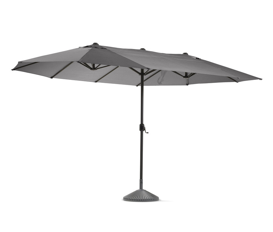 Ein anthrazitfarbener Doppelsonnenschirm steht vor einem weißen Hintergrund.