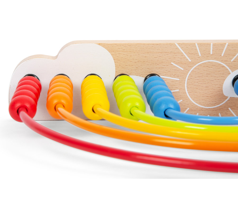 Detailansicht der small foot Motorikschleife und Abakus-Regenbogen, ein Holzspielzeug mit bunten Perlen auf Drähten.