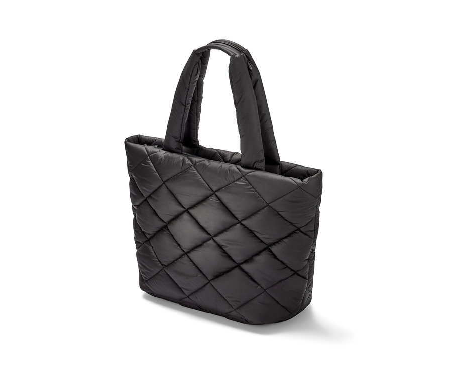 Ein schwarzer, gesteppter Shopper.