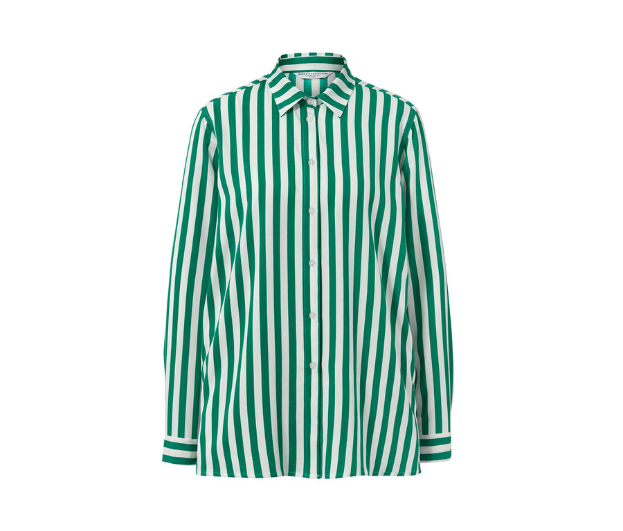 Gestreifte grüne Bluse.