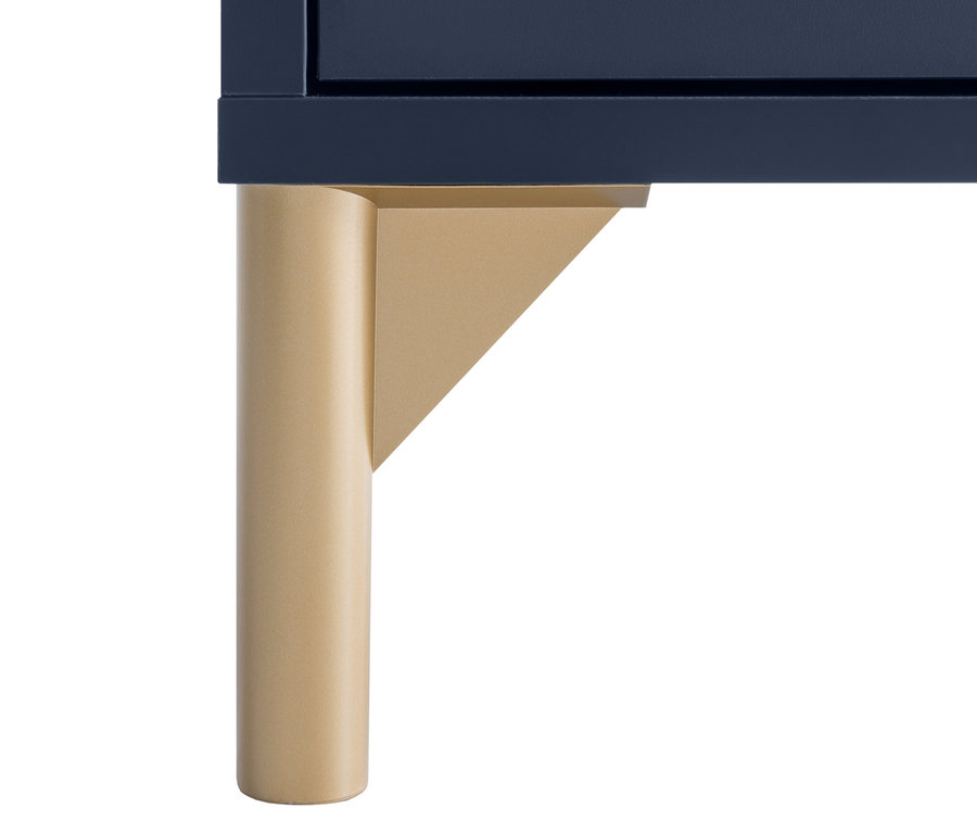 Detailansicht eines nachtblauen Nachttischs »Alfa« mit goldenen Beinen.