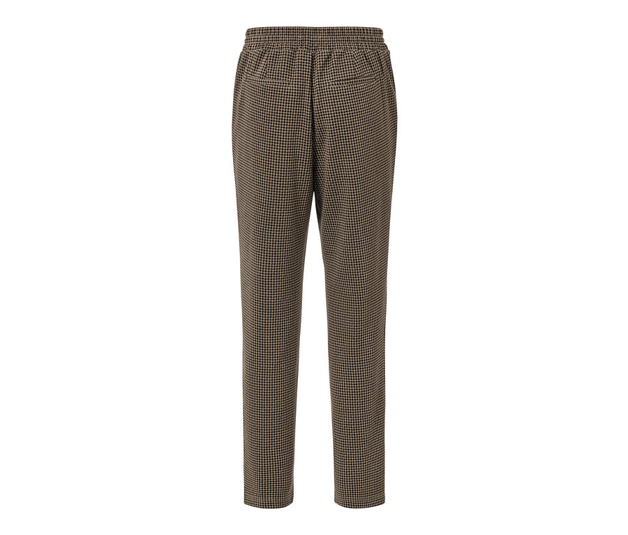 Eine braune Joggpants mit Hahnentritt-Jacquard.