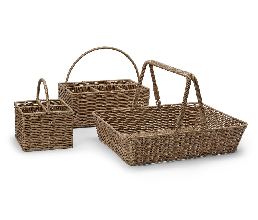 Drei braune Korbtabletts in verschiedenen Größen.