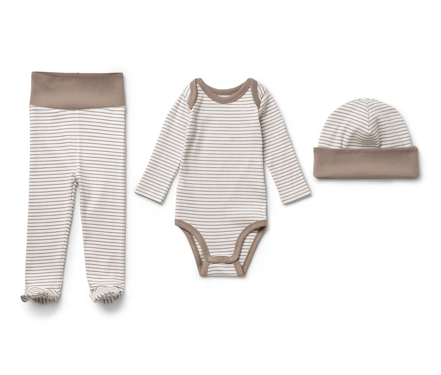 Baby-Set, 3-teilig: Gestreifter Langarmbody, Hose und Mütze.
