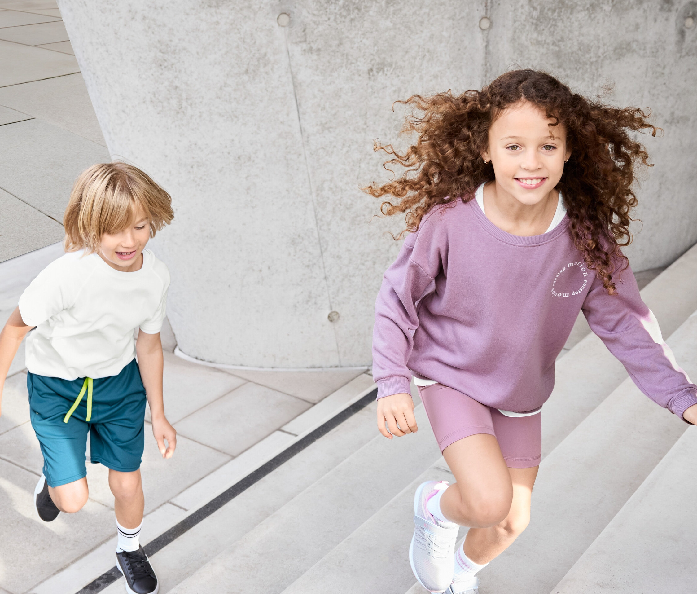 Thumbnail - Tchibo - 2 Kinder-Sportshirts - Herren - Gr. 146/152 - schwarz