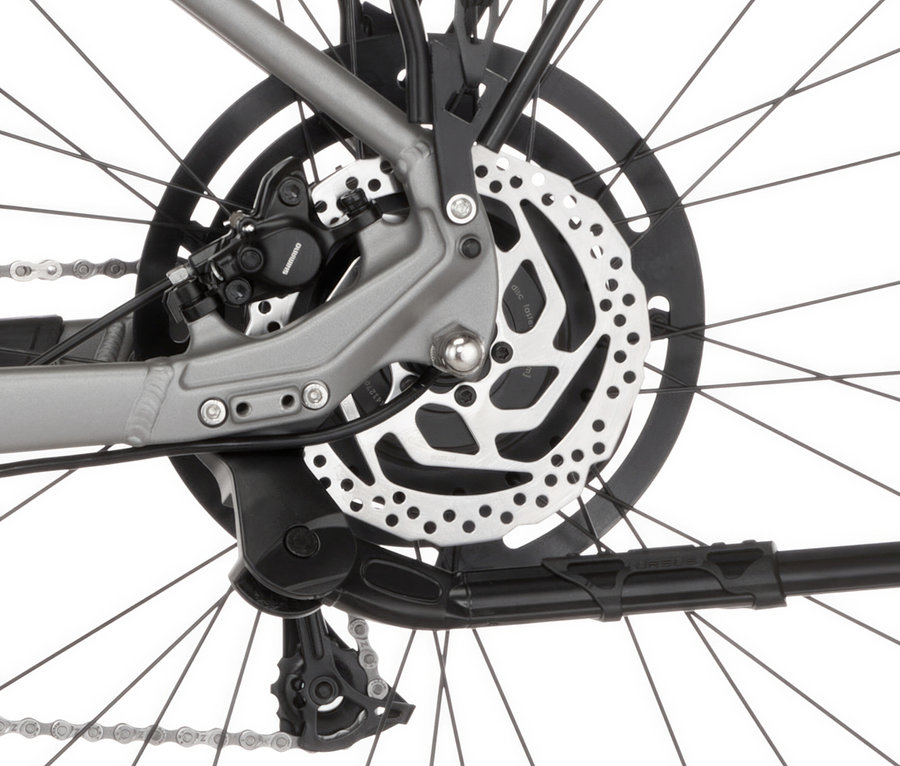 Detailansicht vom Hinterrad eines FISCHER Trekking-E-Bike TERRA 2.2 ACTIVE.