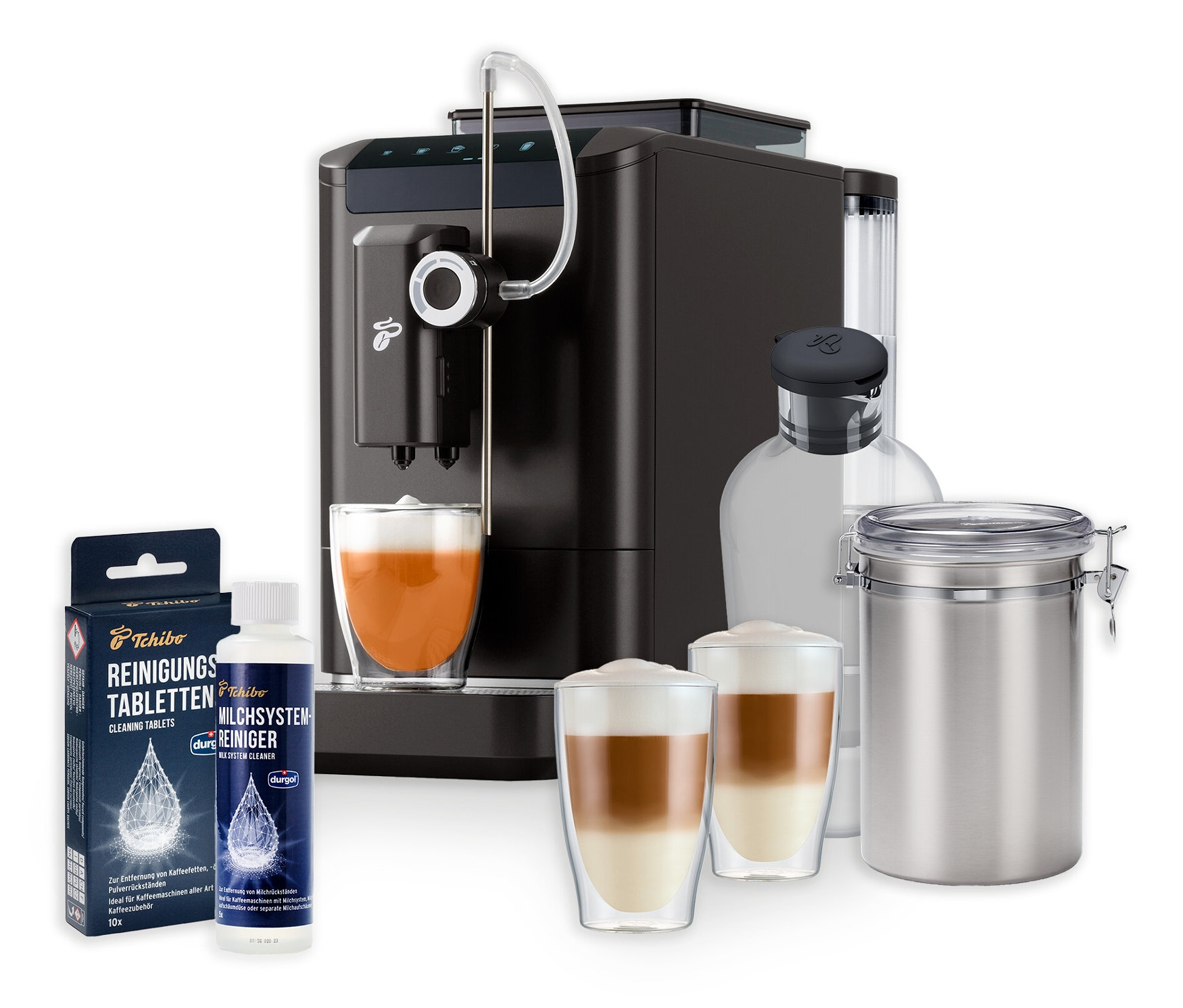 Der »Esperto2 Milk« Vollautomat mit Karaffe, Dose, Gläsern und Reiniger bereitet Kaffee zu. Reinigungszubehör steht daneben.