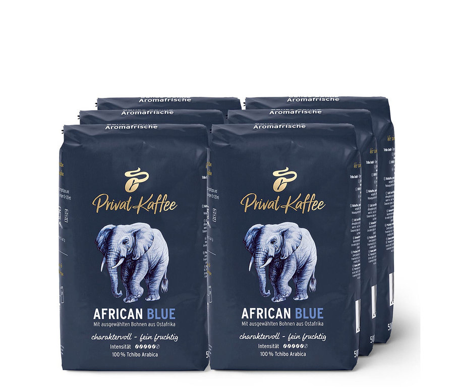 Sechs Packungen Privat Kaffee African Blue - 6x 500 g Ganze Bohne. Auf der Verpackung ist ein Elefant abgebildet.