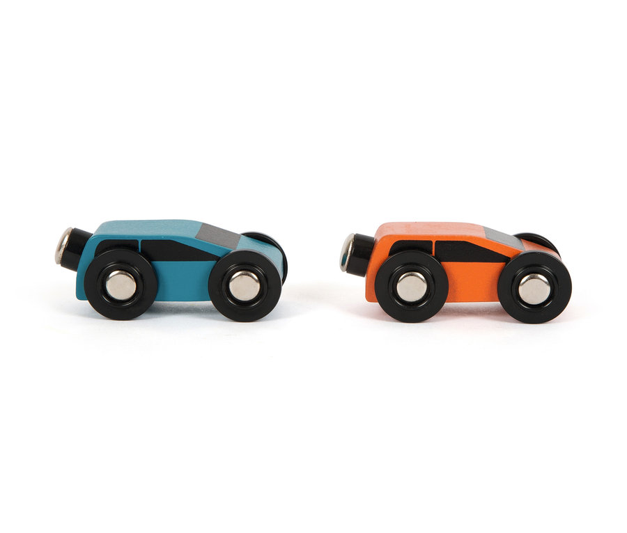 Zwei kleine Holzautos small foot Parkhaus »Rallye«: blau und orange.