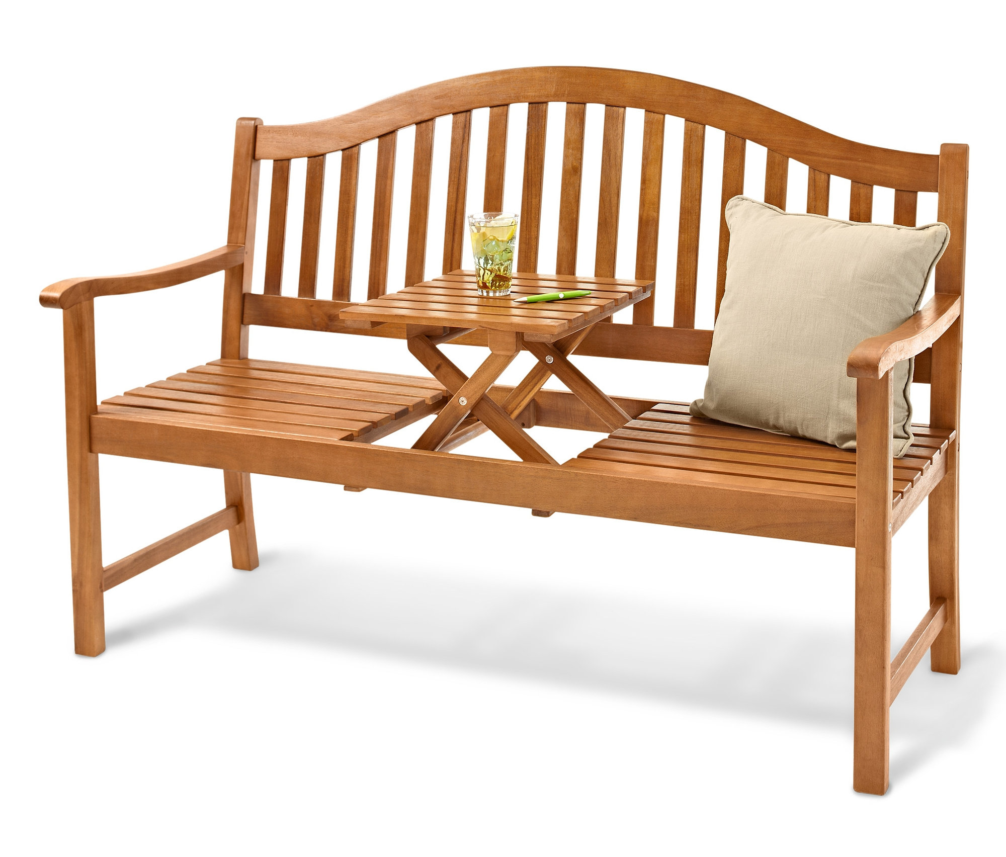 Eine Gartenbank, 3-Sitzer »Lenja« mit hochklappbarem Tabletttisch. Auf dem Tisch steht ein Glas und daneben liegt ein Kissen.