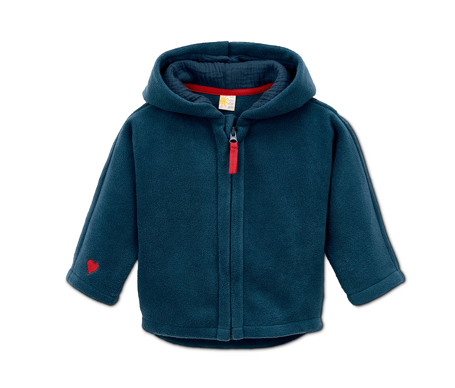 Eine marineblaue Fleecejacke mit Kapuze und rotem Reißverschluss.