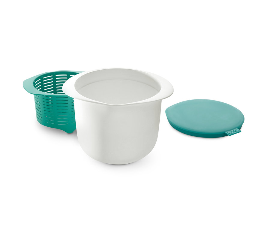 Frischkäsebereiter-Set: Weißes Gefäß, grünes Sieb und Deckel.
