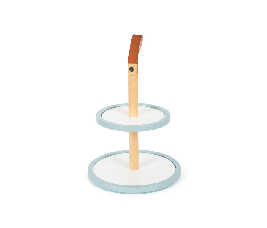 Eine zweistöckige small foot Cupcake Etagere »tasty« mit blauen Rändern und einem Holzgriff.