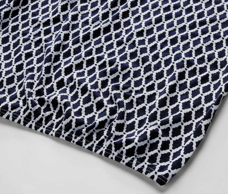 Detailansicht eines bedruckten Blusenshirts.