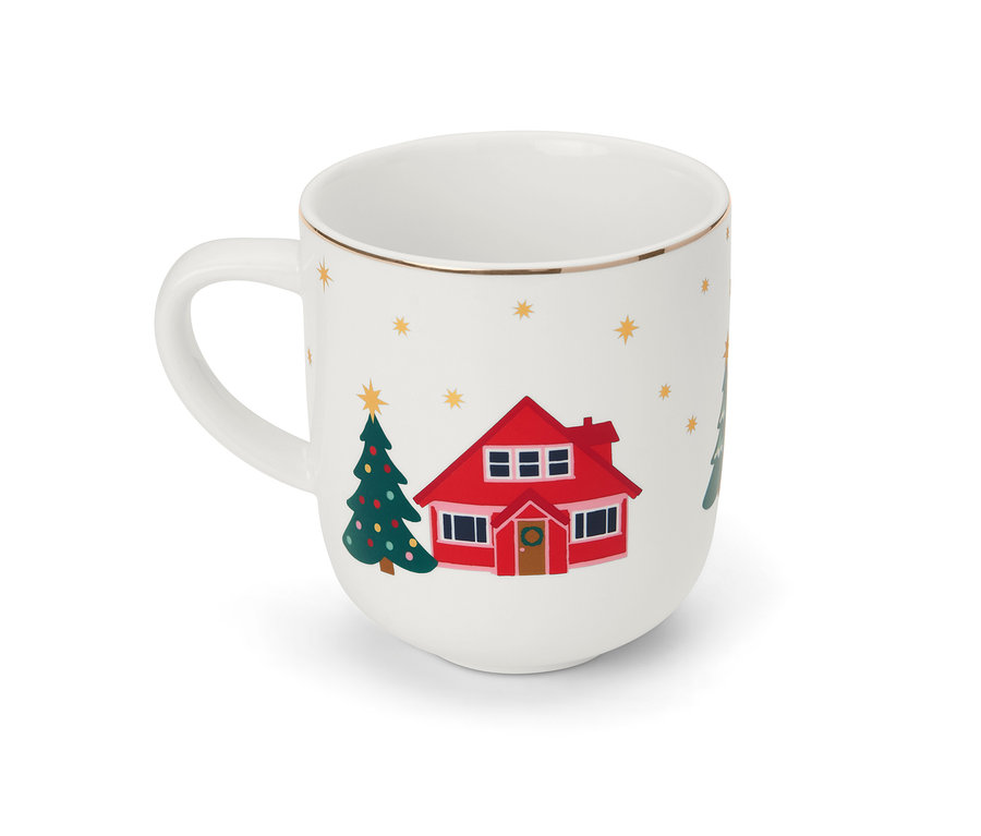 Weißer Jumbobecher mit Weihnachtshaus- und Baummotiv und Goldrand.