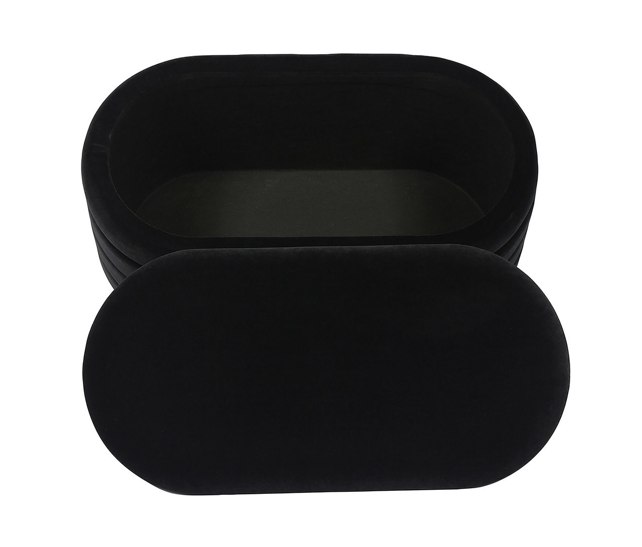 Schwarze Kayoom Sitzbank »Adina« mit geöffnetem Deckel.