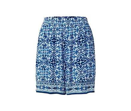 Blaue bedruckte Webshorts.