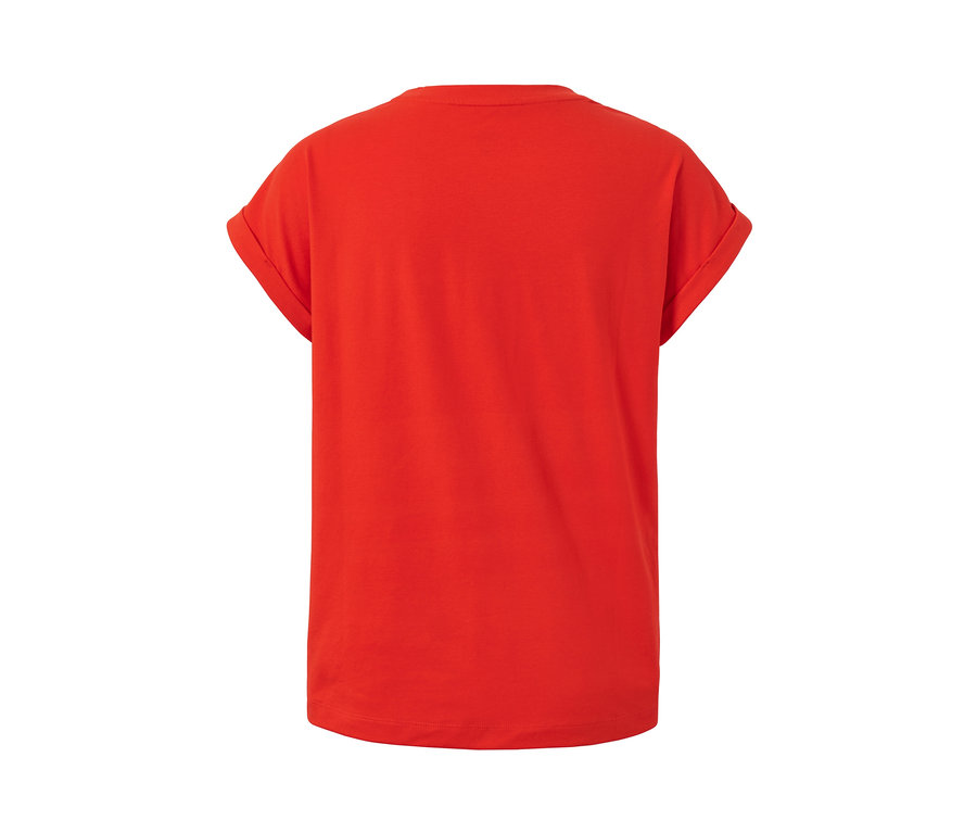 Rotes Funktionsshirt.