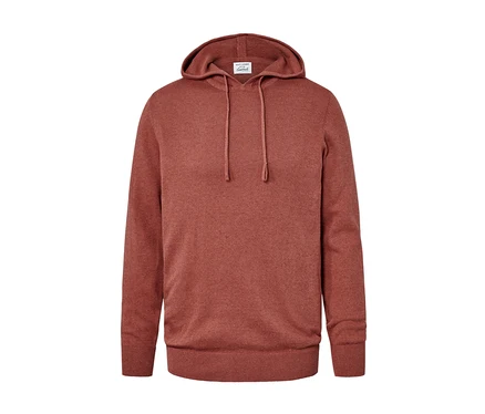 Ein Strick-Hoodie in Braun.