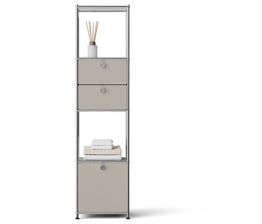 Schmales silbernes Regal mit zwei Schubladen, einem Schrank und einem Diffusor.