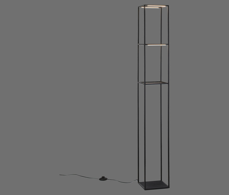 Eine schwarze Stehlampe aus Metall mit einem rechteckigen Rahmen und zwei Lichtern.