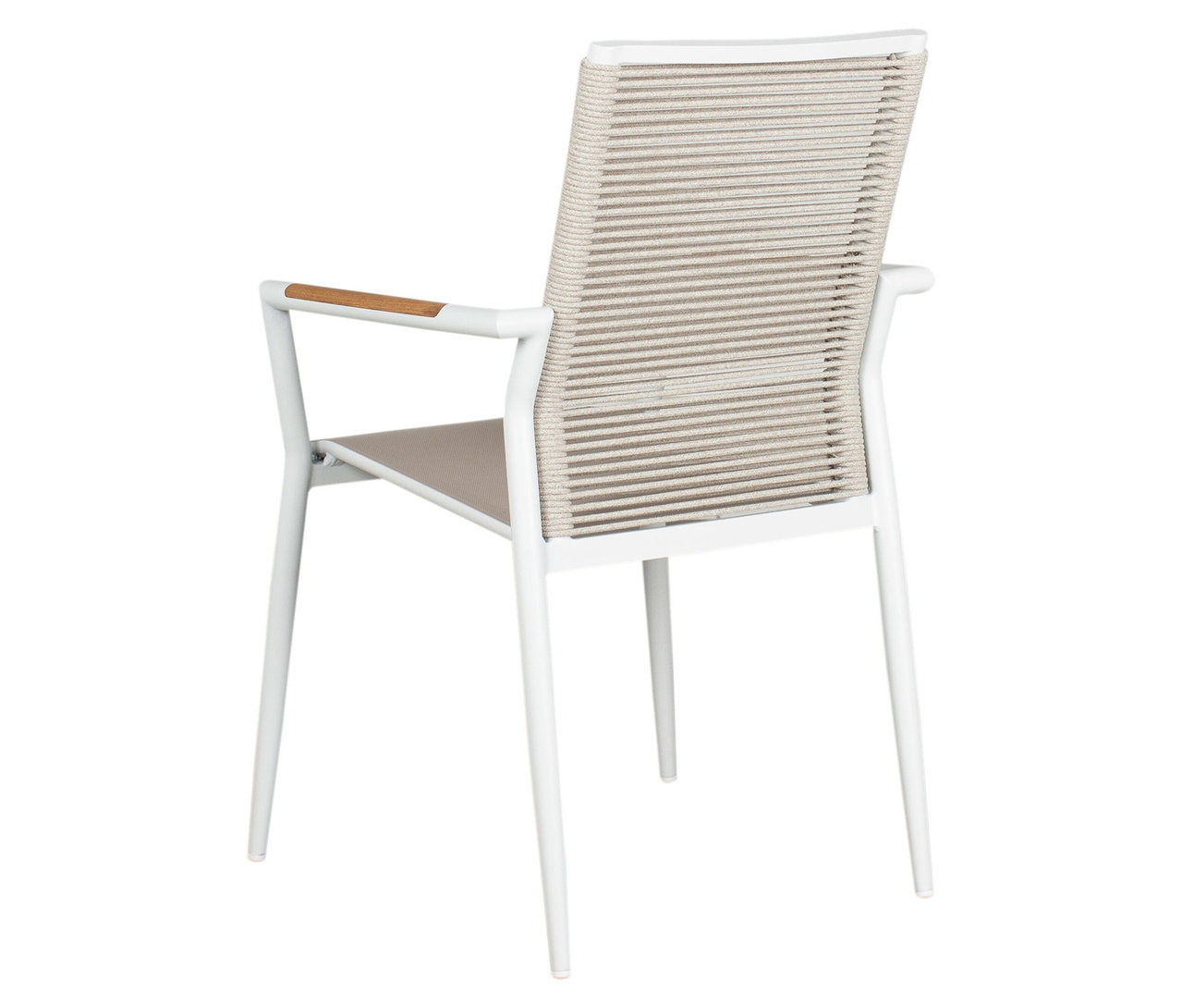 Nahaufnahme eines DeVries Stapelstuhls aus einem 2er-Set mit Teil eines DeVries Dining-Sets. Der Stuhl hat ein weißes Gestell und eine graue Sitzfläche.