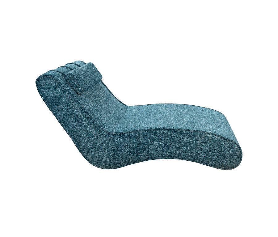 Türkisblaue Chaiselongue mit strukturiertem Stoff und ergonomisch geschwungener Form, mit erhöhter Kopfstütze.