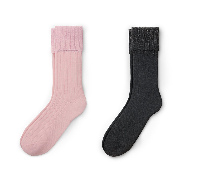 Zwei Paar Premium-Socken mit Rippstruktur in Rosa und Dunkelgrau.