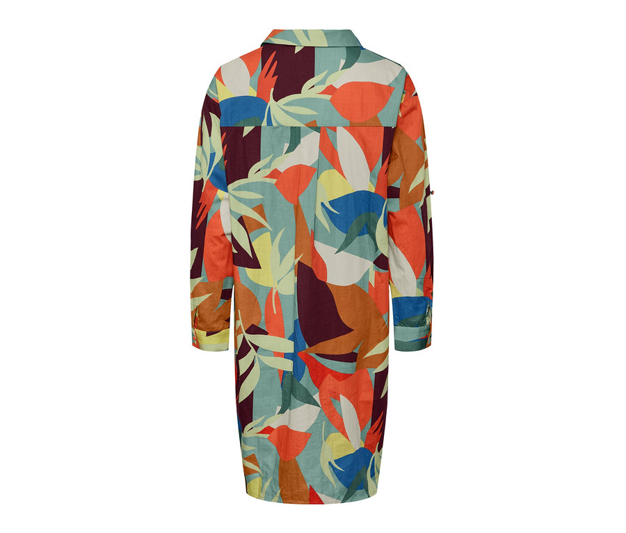 Detailansicht eines Blusenkleids mit Print.