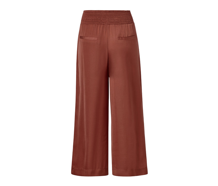 Detailaufnahme der Rückseite einer Satin-Culotte.