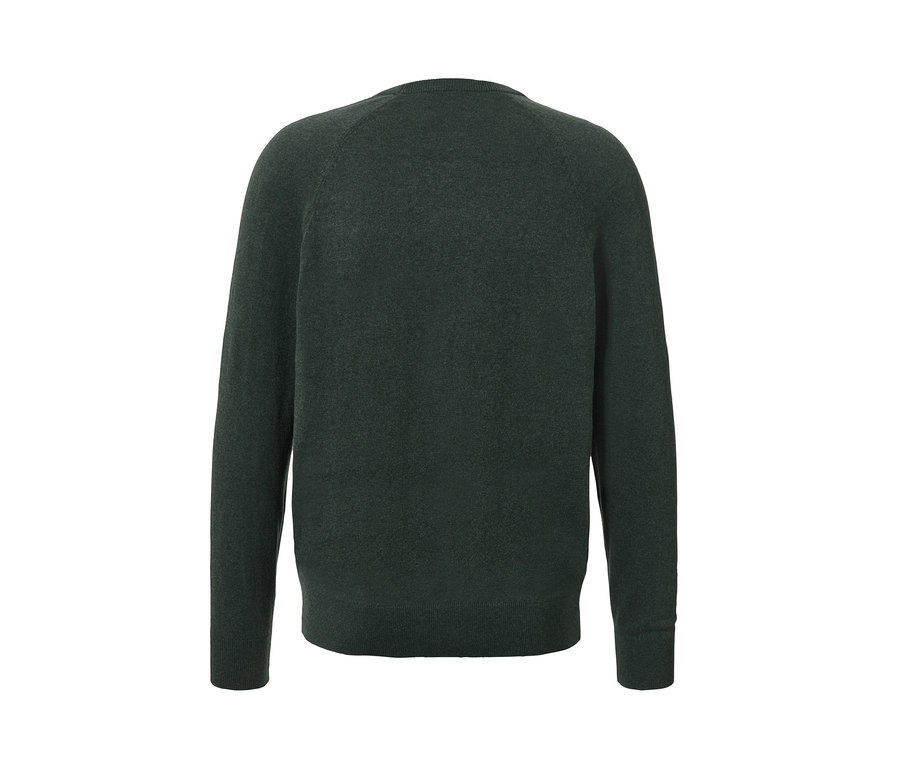 Dunkelgrüner Pullover mit Rundhalsausschnitt.