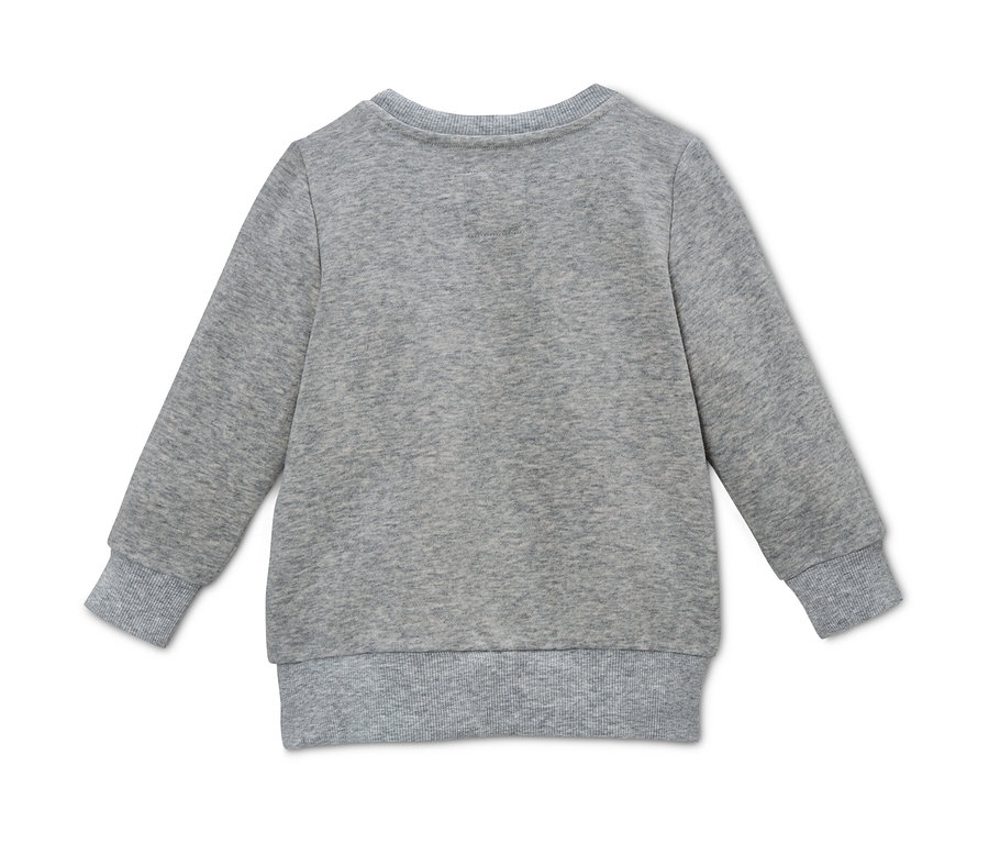 Detailaufnahme eines grauen Sweatshirts.