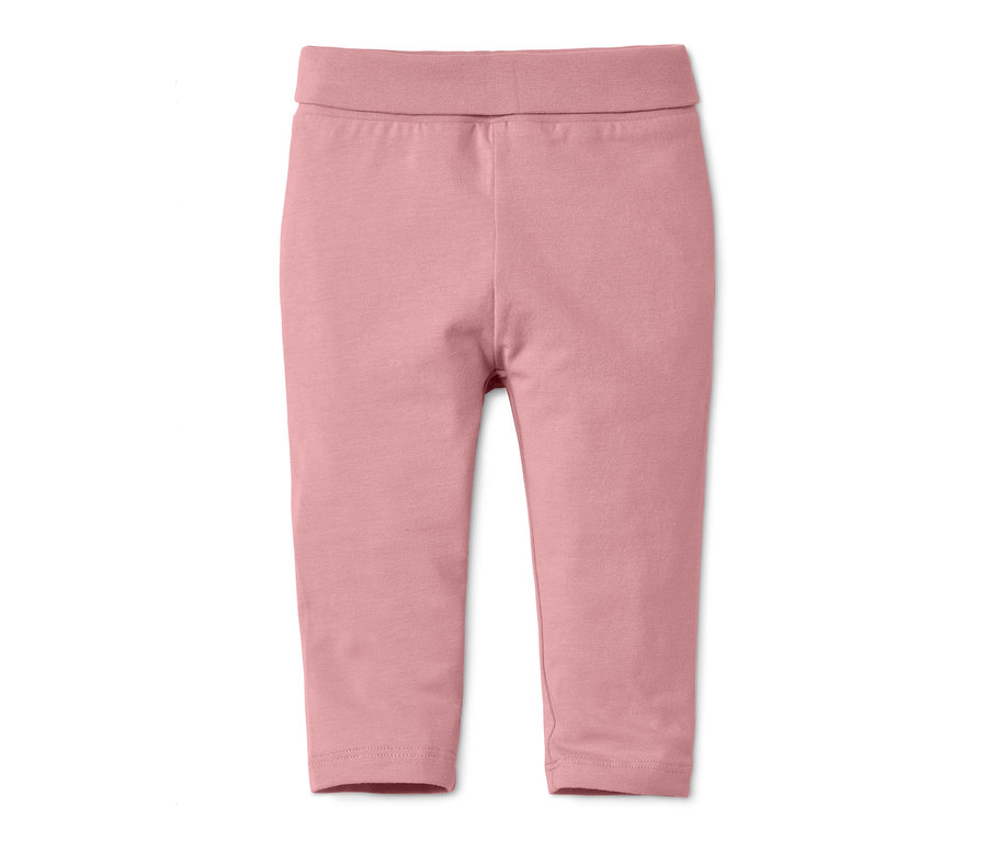 Eine rosafarbene Babyhose aus dem 3-teiligen Baby-Set.