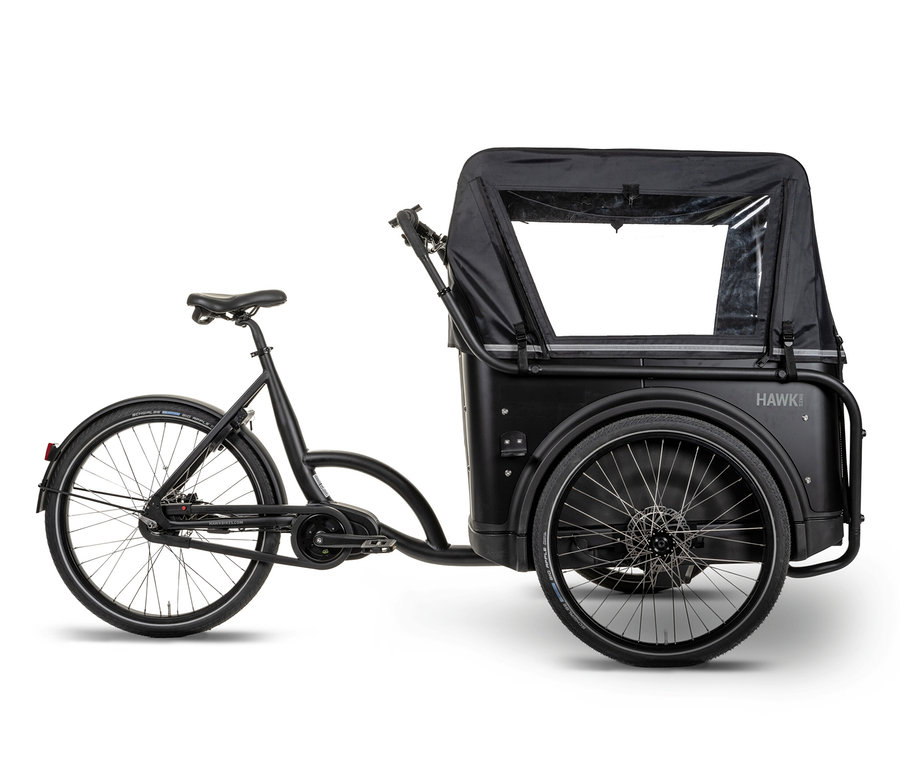 Schwarzes HAWK Bikes Lastenrad E-Cargo 3.2 Bafang vor weißem Hintergrund.