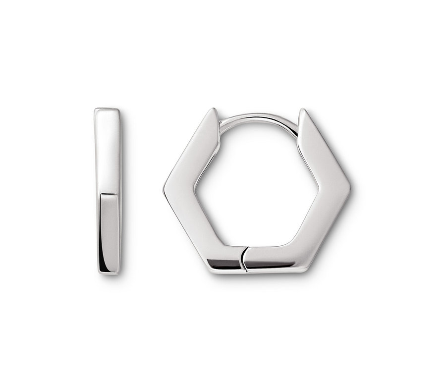 Zwei silberfarbene, sechseckige Creolen aus 925er Silber.