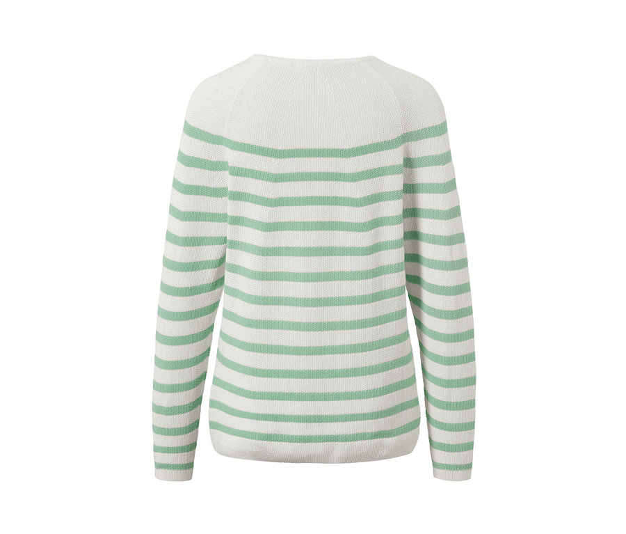 Weißer Strickpullover mit grünen Streifen.