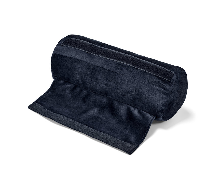 Dunkelblaues Auto-Gurtkissen mit Klettverschlussbändern.