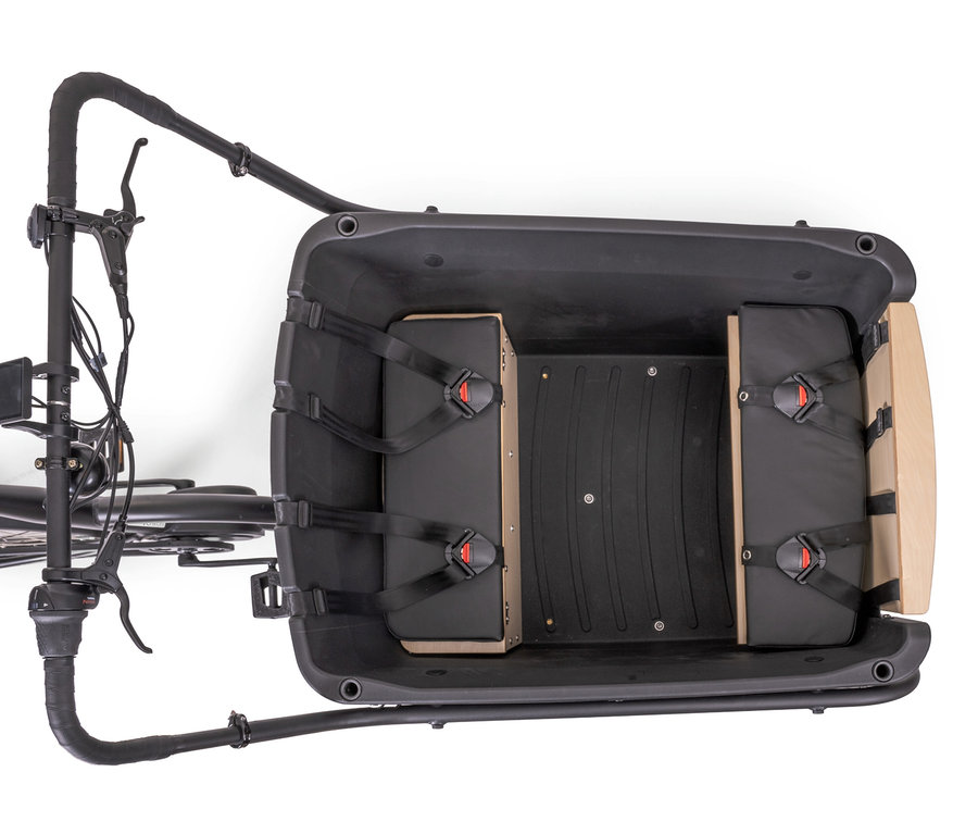 Draufsicht auf ein Lastenrad mit schwarzem HAWK Sitzkissen E-Cargo 3.2 Royal.