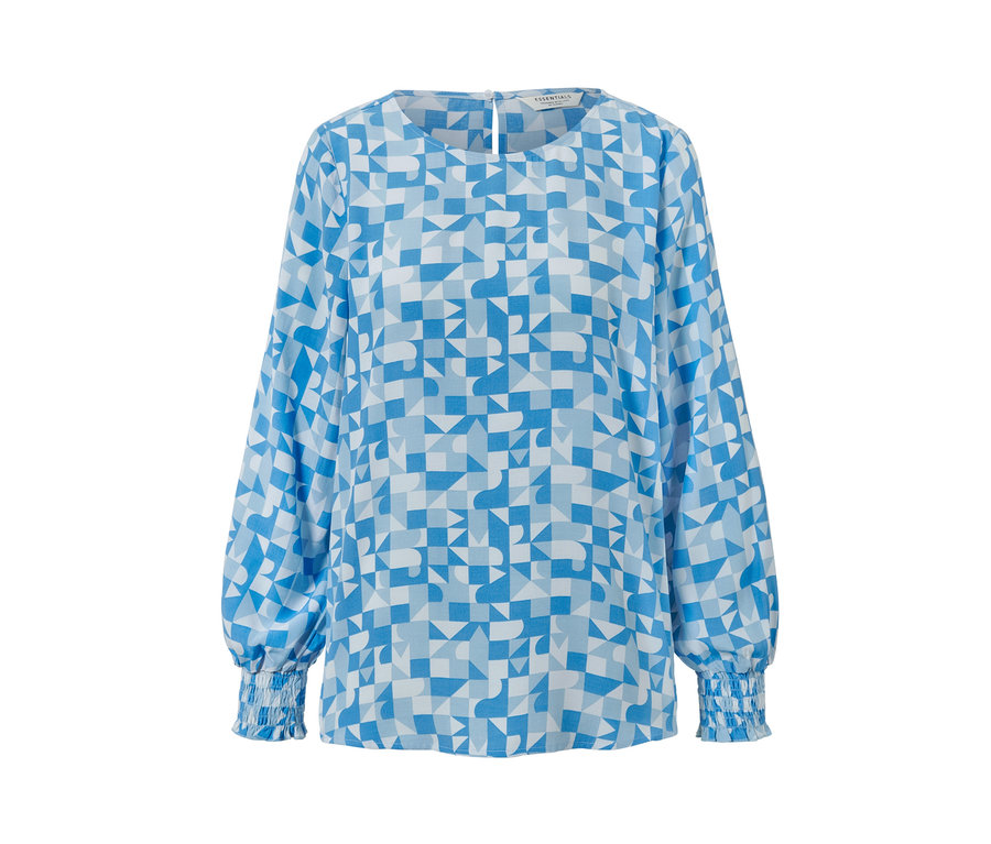 Eine bedruckte blaue Bluse mit geometrischem Muster.