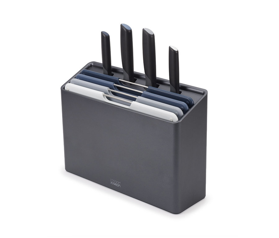 Joseph Joseph Schneidebrett-Set mit Messer »Folio Plus« in einem grauen Block.