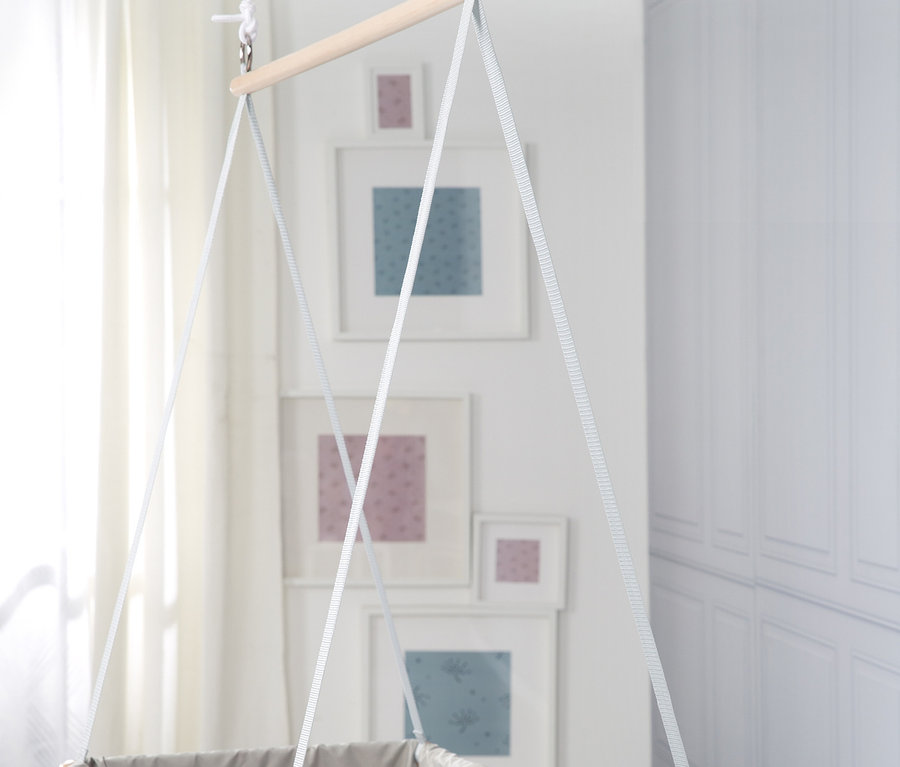 roba Hängebettchen »safe asleep« im Kinderzimmer.