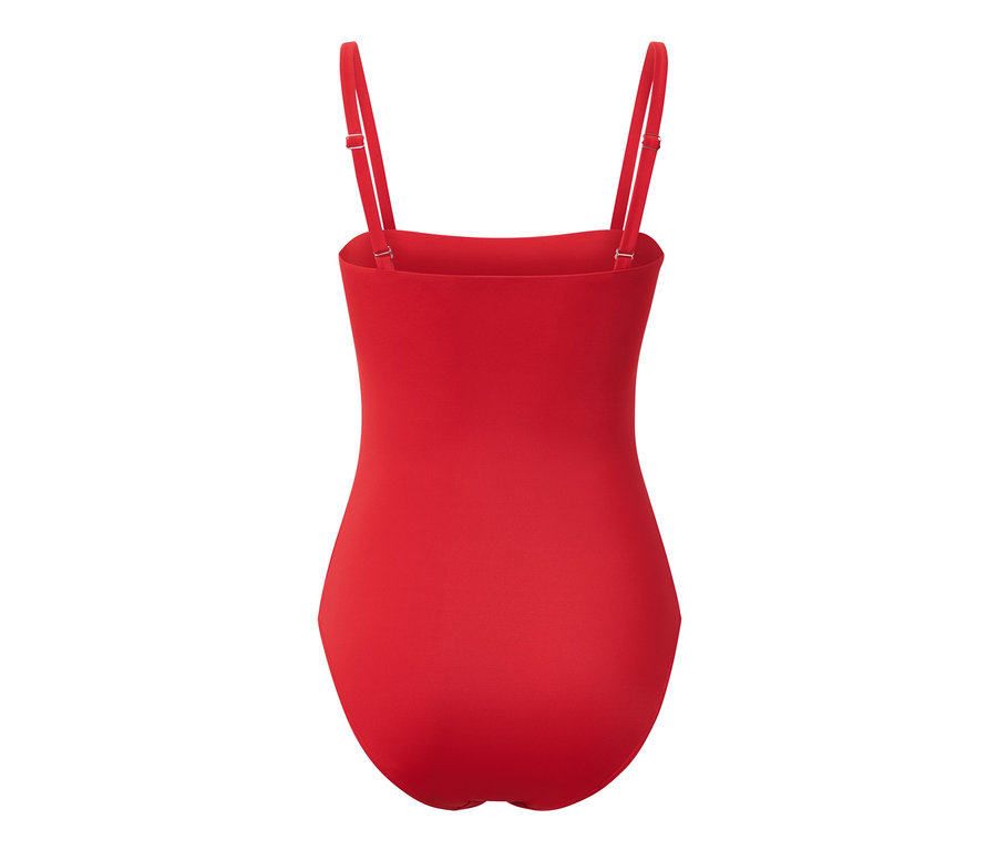 Roter Badeanzug mit Trägern.